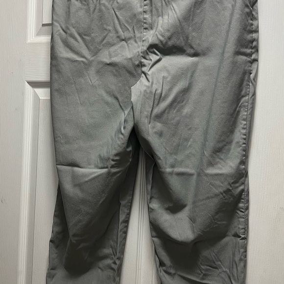 Tribal (Stitch Fix) Fia Snap Button Capri Pant
18W | Light Grey Good Used cond. - Picture 5 of 9